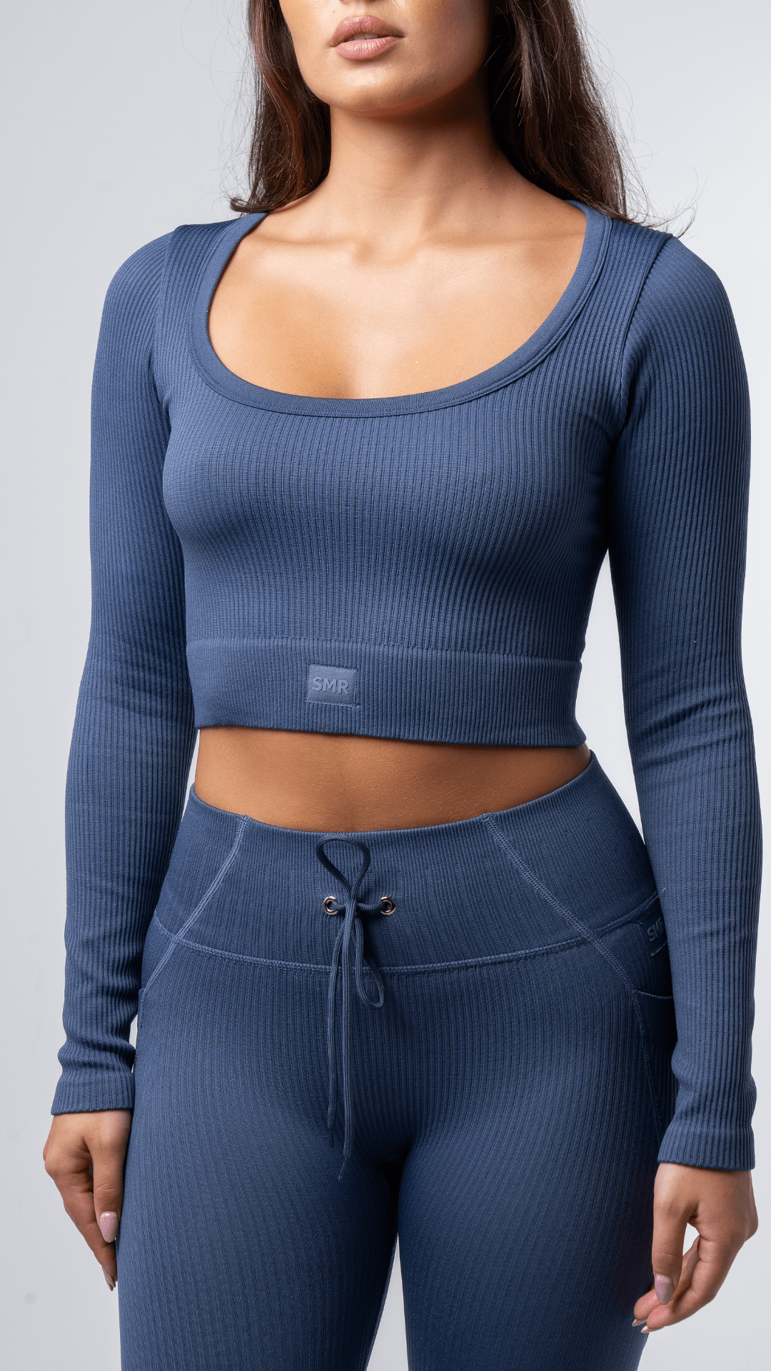 Monathic Women's Long-Sleeve Scoop Neck Top