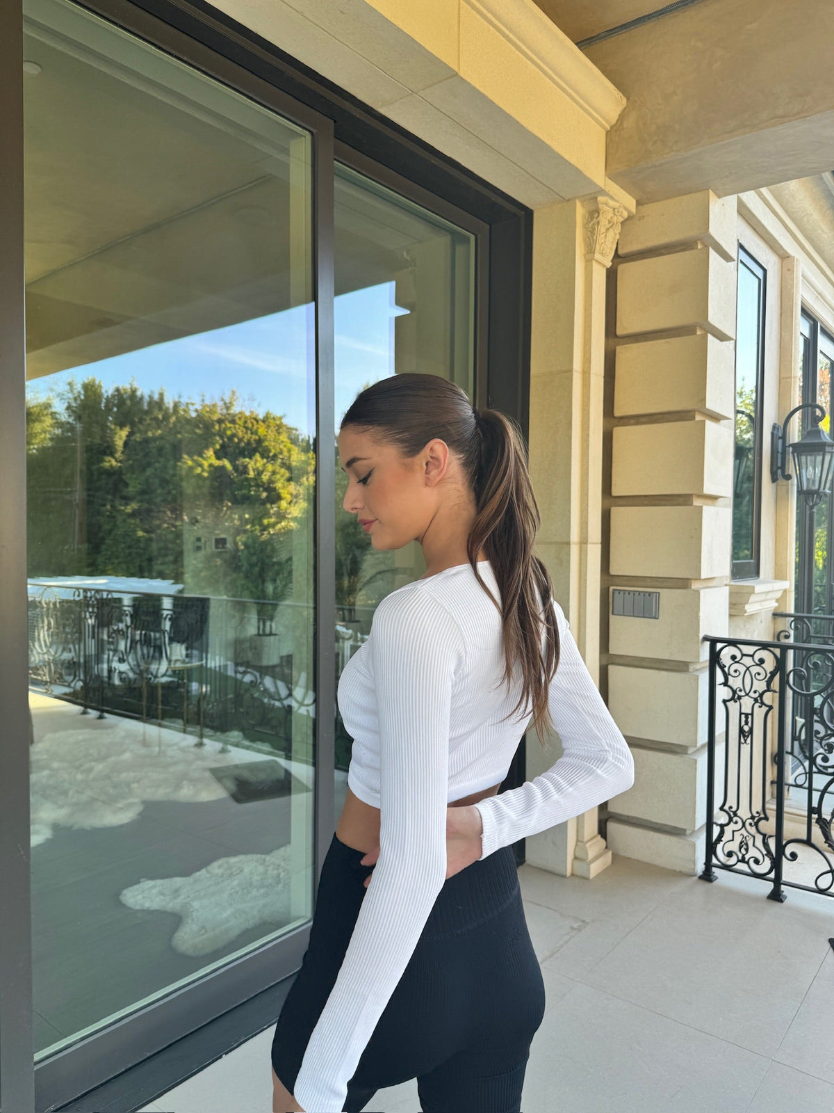 Monathic Seamless Ribbed Long-Sleeve Tee