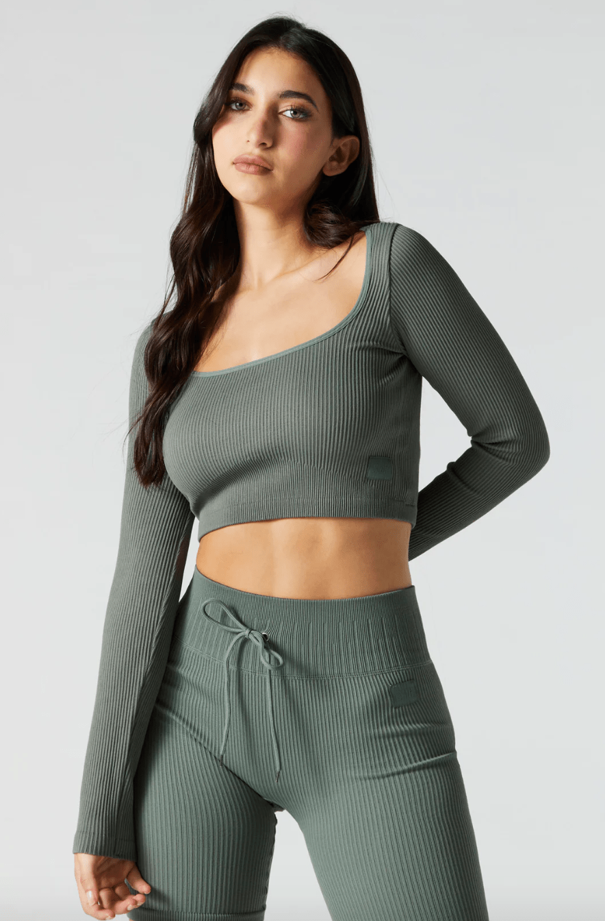 Monathic Seamless Ribbed Long-Sleeve Tee