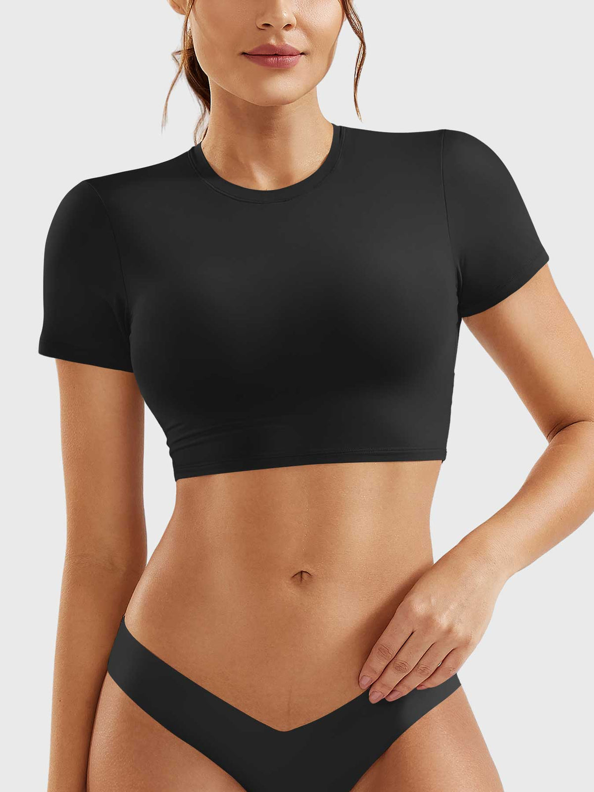 Monathic Colin – Stylish Short-Sleeve Crop Top