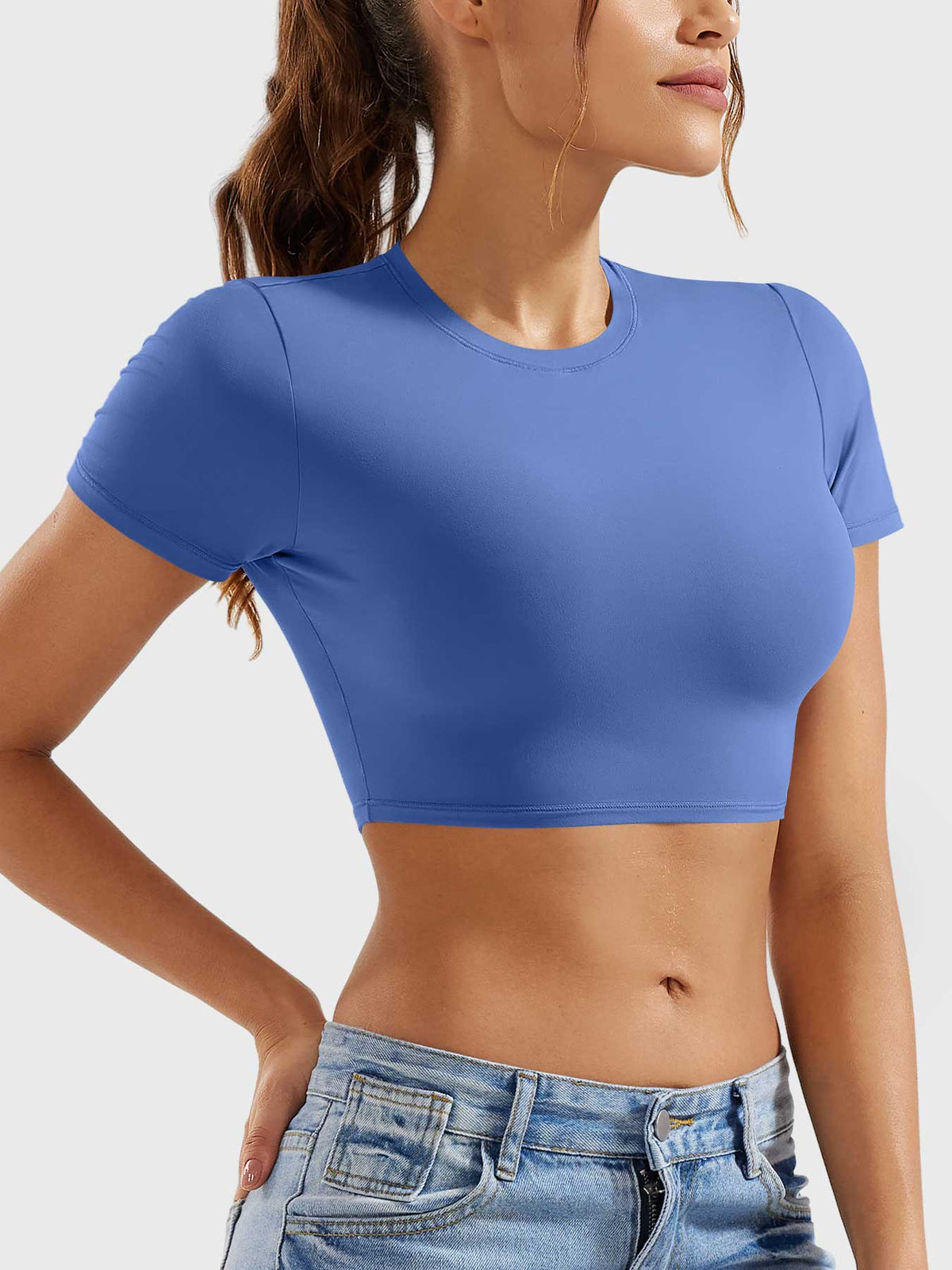 Monathic Colin – Stylish Short-Sleeve Crop Top