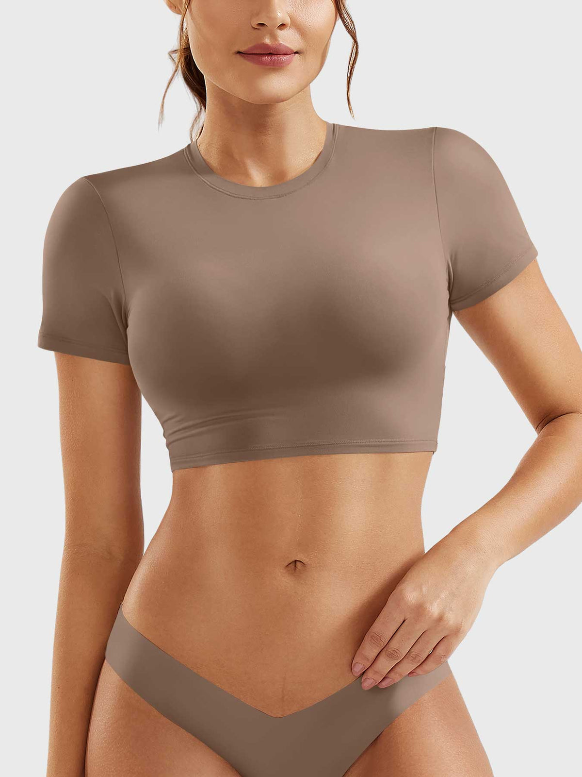Monathic Colin – Stylish Short-Sleeve Crop Top