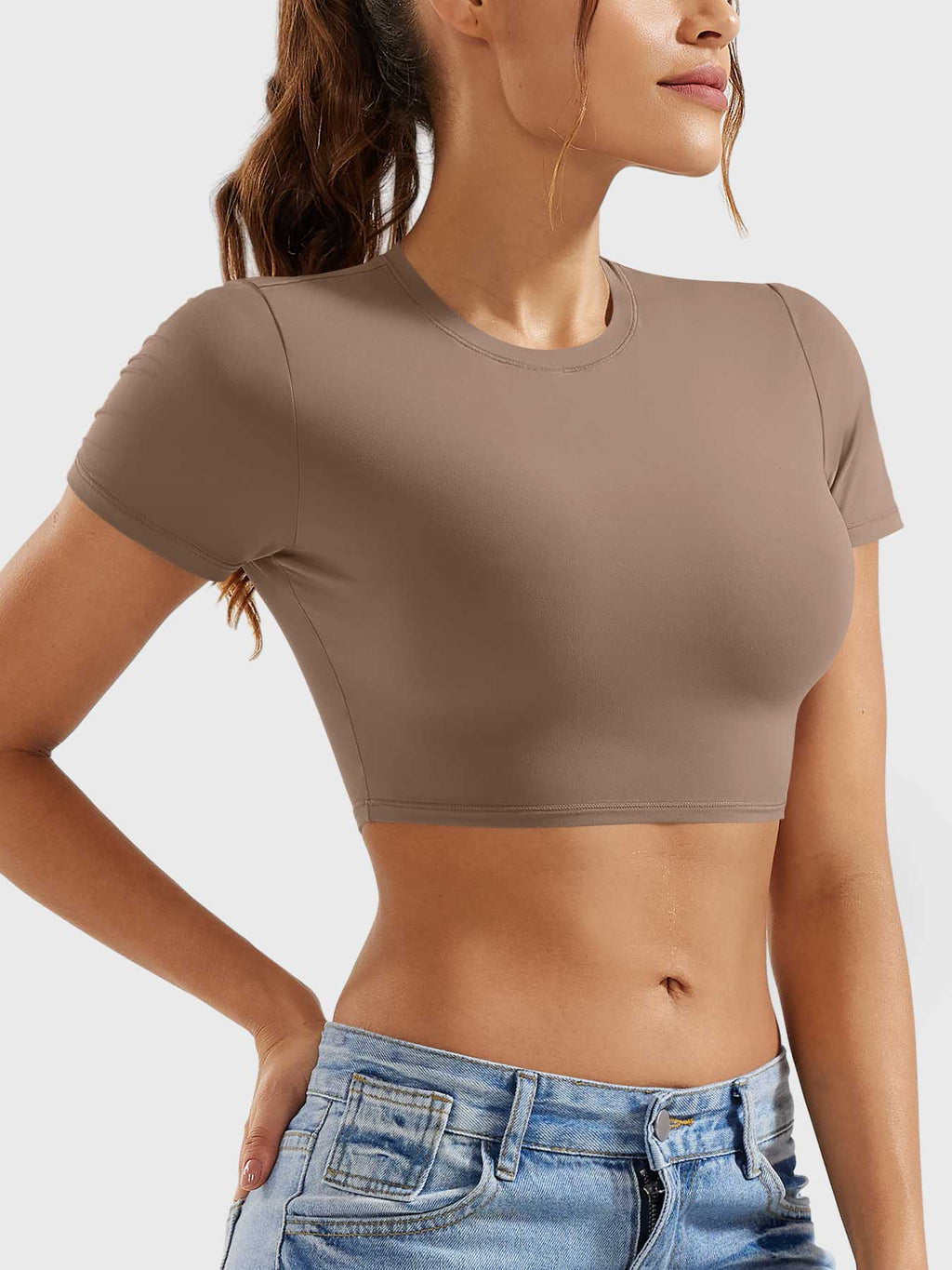 Monathic Colin – Stylish Short-Sleeve Crop Top
