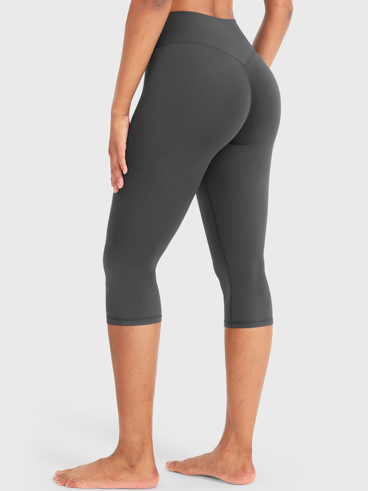 Ease 17-Inch Capri Leggings – Stylish, Comfortable Activewear